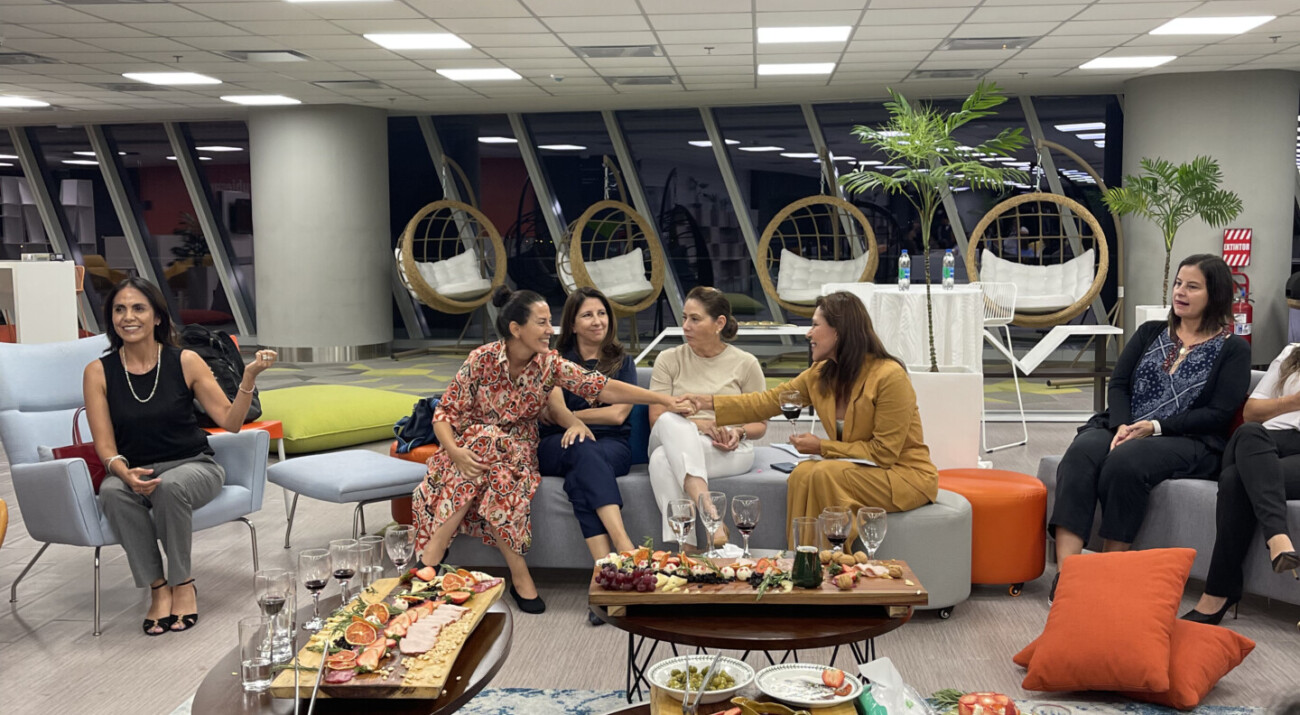 Iguales BookClub - 8