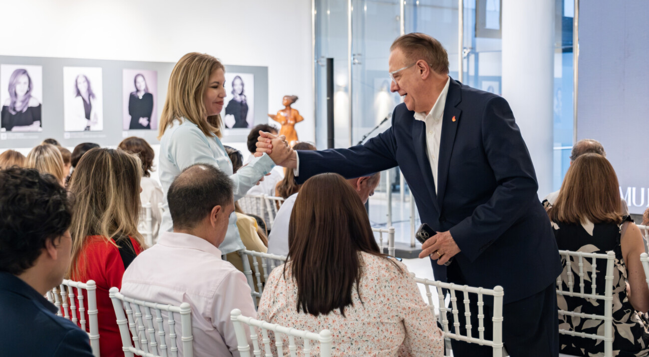 Mujeres de madera - 11