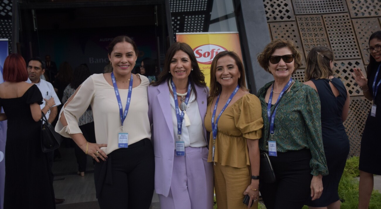 Mujer, empresa y desarrollo - 13